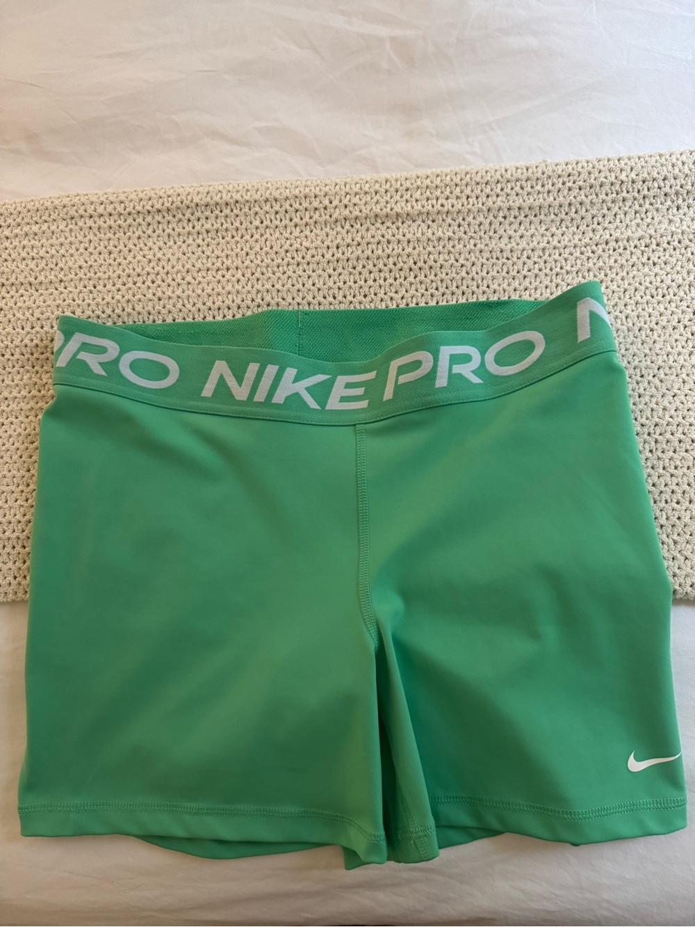 Nike Pro Women’s Green Performance Shorts (Size L)